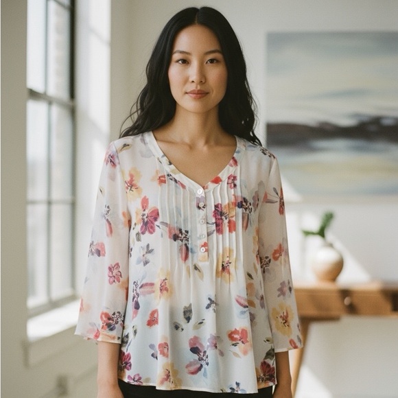 Rose and Olive lightweight blouse - Picture 1 of 3